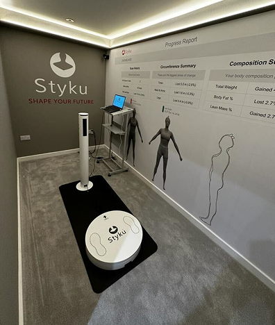 Styku scan consultation with a client